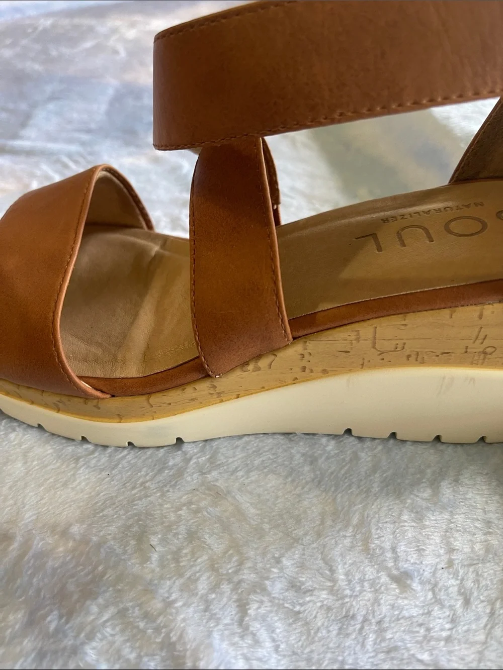 SOUL Naturalizer Strappy Wedge Sandals in Cream and Tan Size 8.5